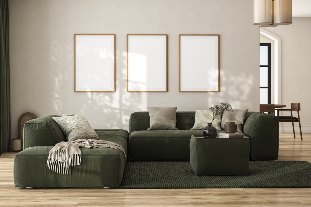How to combine a green sofa with the furniture of your living room: ideas and advice