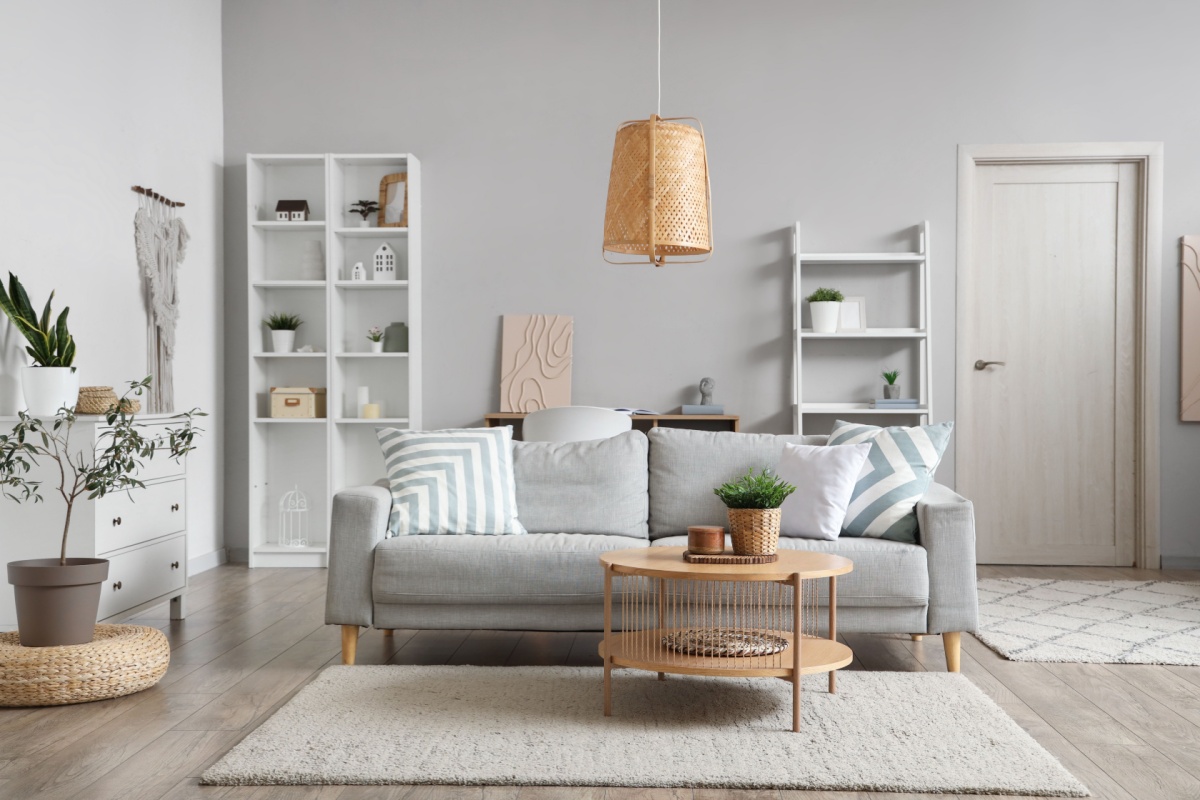 What to combine the gray sofa and how to integrate it perfectly into a modern living room
